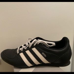 Adidas Midiru  worn twice.  Good condition.